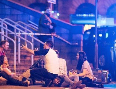 Τί έγραψαν οι διάσημοι στα social media για το μακελειό στο Μάντσεστερ (φωτό)